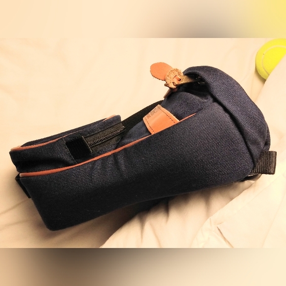 L.L Bean Freeport Maine Leather trim toggles YYK zip camera Fanny pack hip bag - Picture 8 of 13